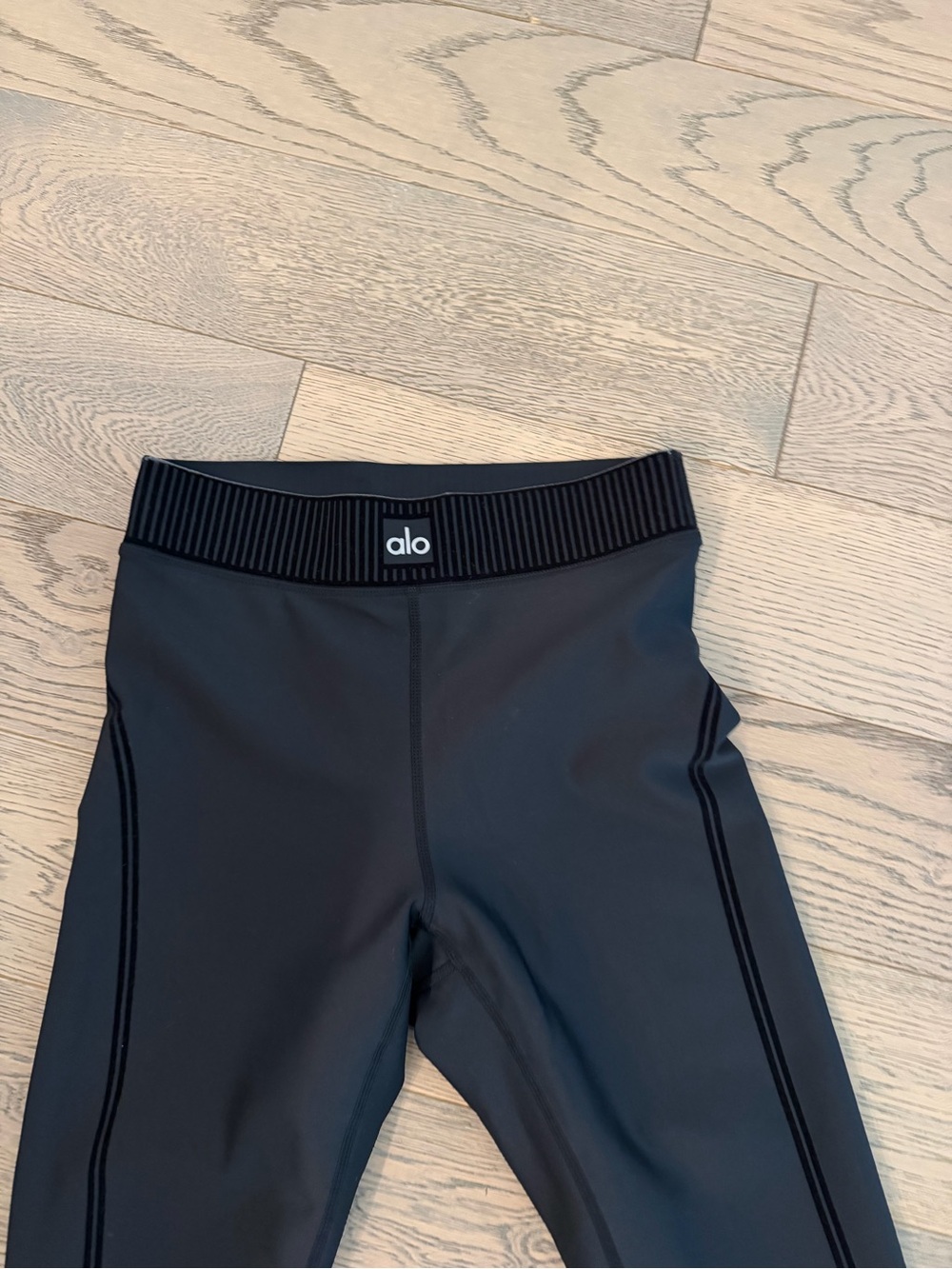 ALO black leggings - Picture 2 of 3
